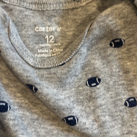 Bundle of Carter’s 12 month clothes - Picture 8 of 16